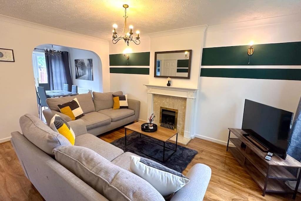 Holiday home Huge House - Free Parking - Quiet Location Liverpool